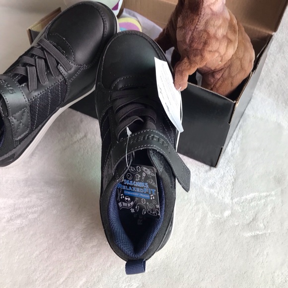 Skechers boys sneakers. New in box. Size 2 - Picture 5 of 7